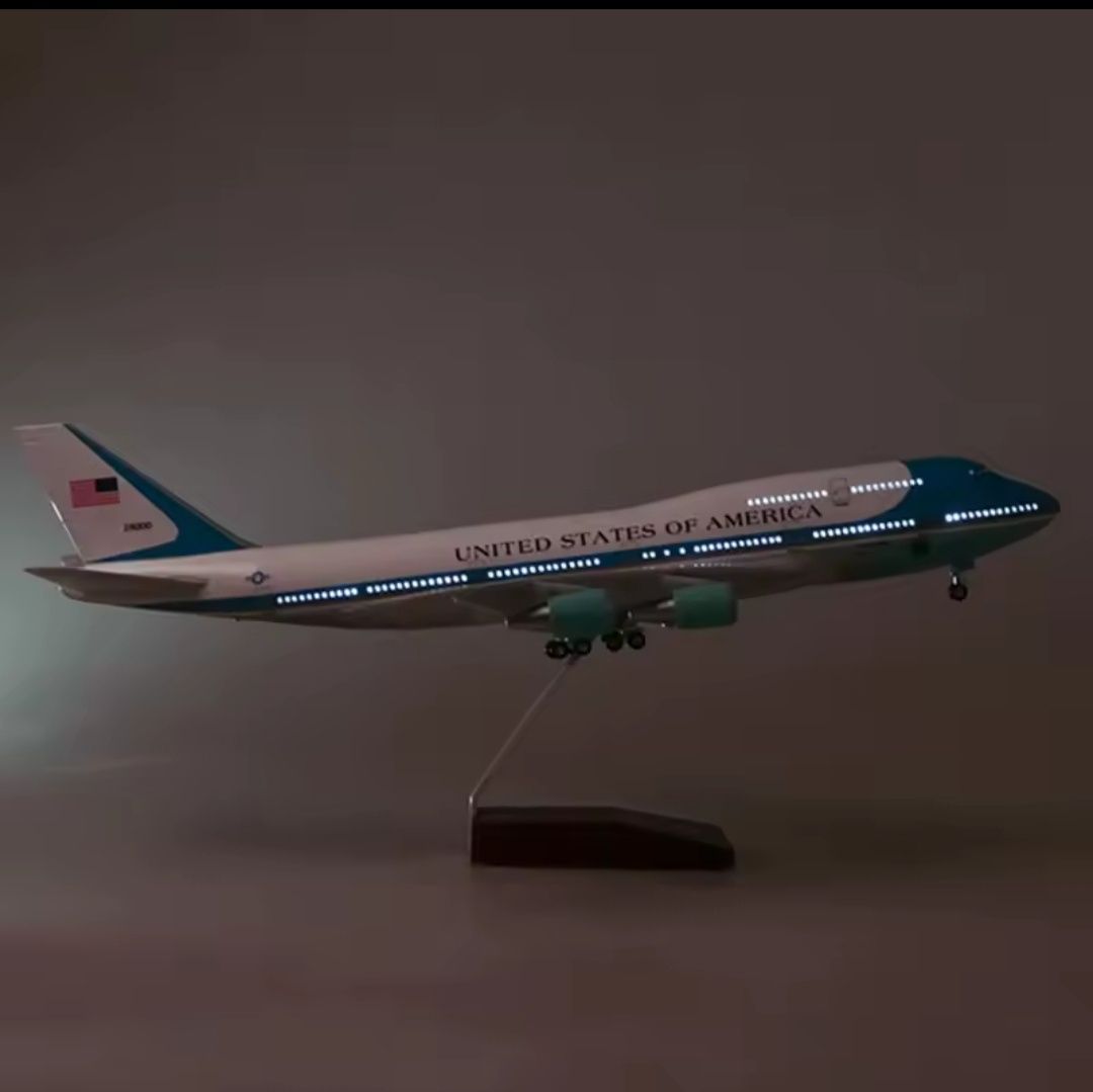 47CM!!! UNICA! Macheta business avion LED Boeing 747 USA Air Force One