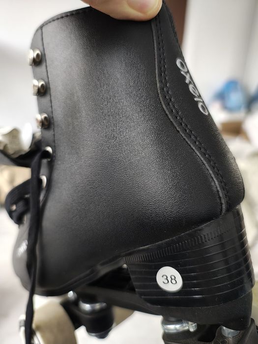 Vând role Oxello copii plus setul de protecție