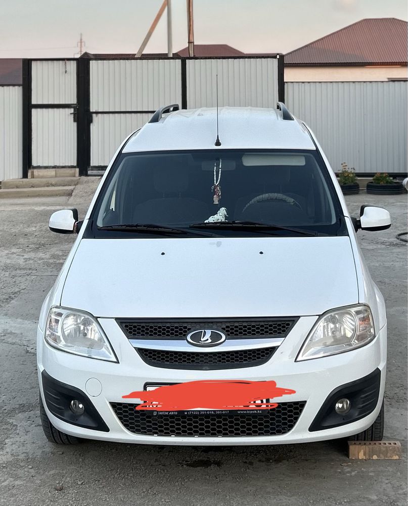 Продаётся Lada Largus 2015 года с отличном состоянием!