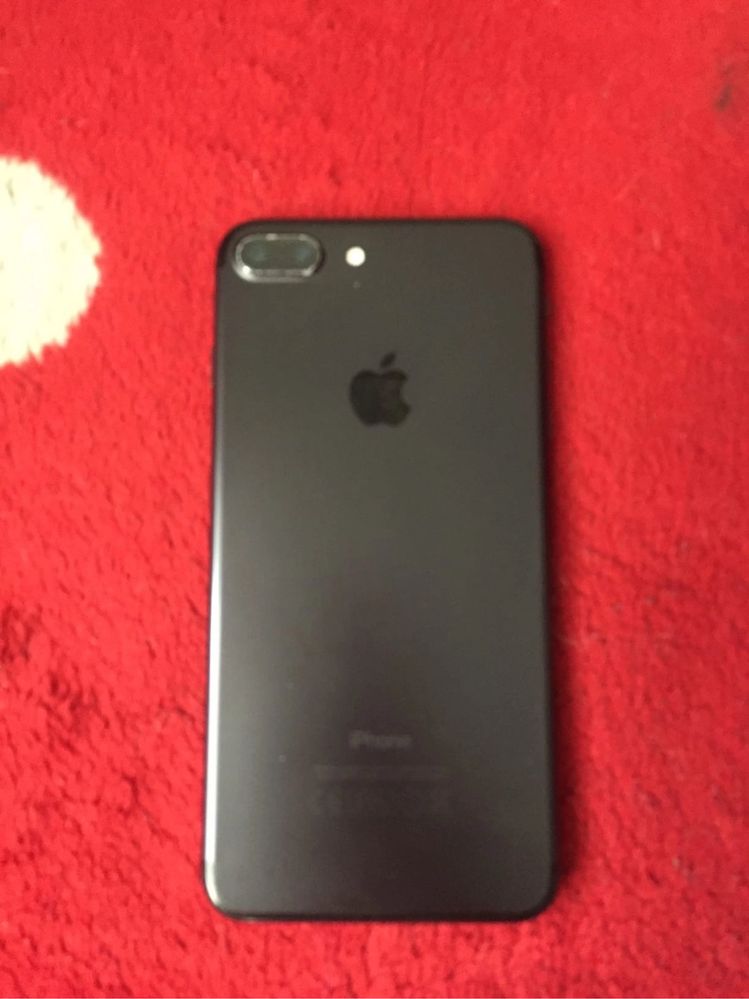 Продам iphone 7+