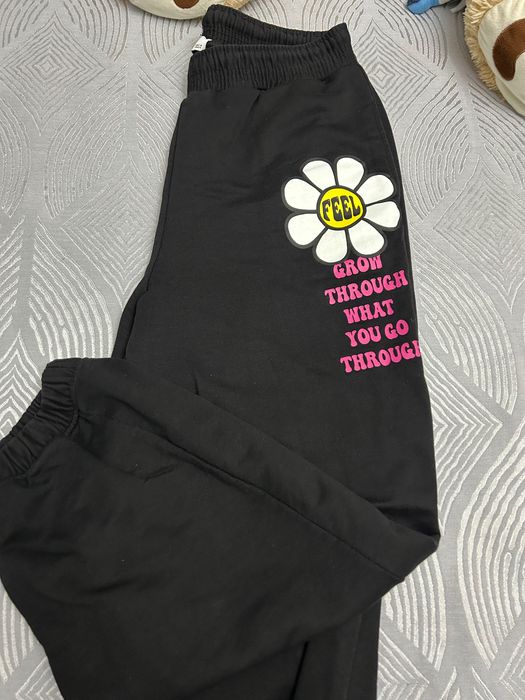 Дрехи от 8 до 30 лв.