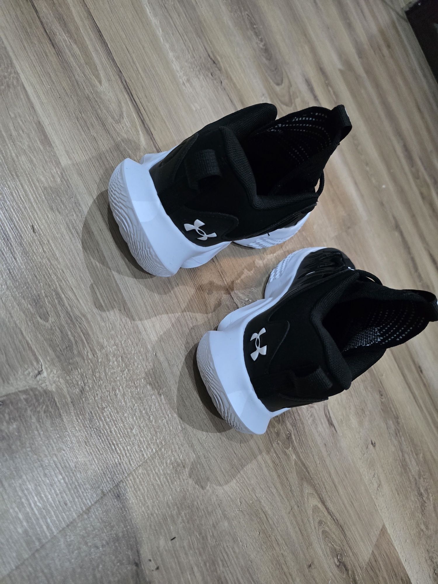 Under armour маратонки ъндър армор