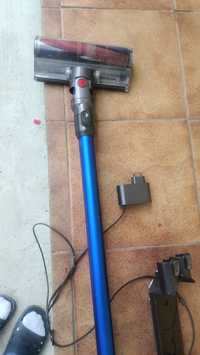 Aspirator dyson V6 încărcător