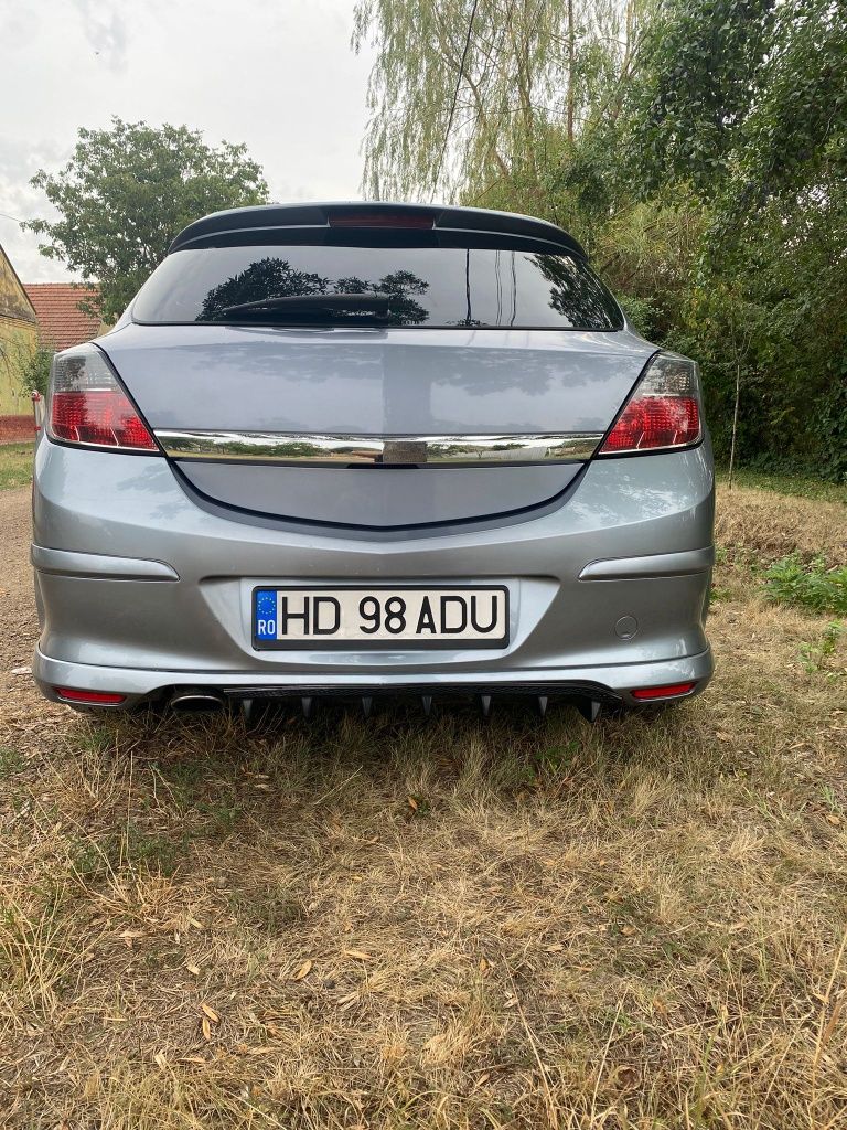 Opel Astra GTC OPC line