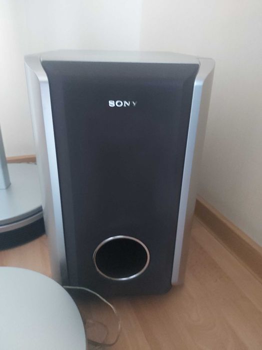 Усилитель звука к домашнему кинотеатру Sony.