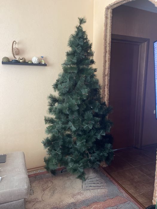Продам ель искусственную.