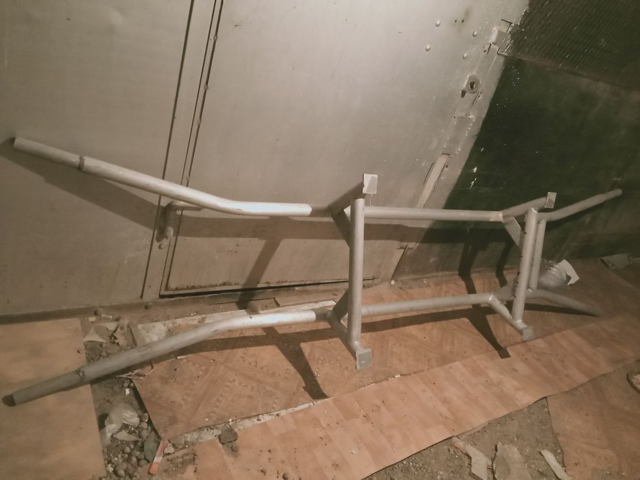 Носилки  для кислородных  баллонов  СССР; Дверь и  другое