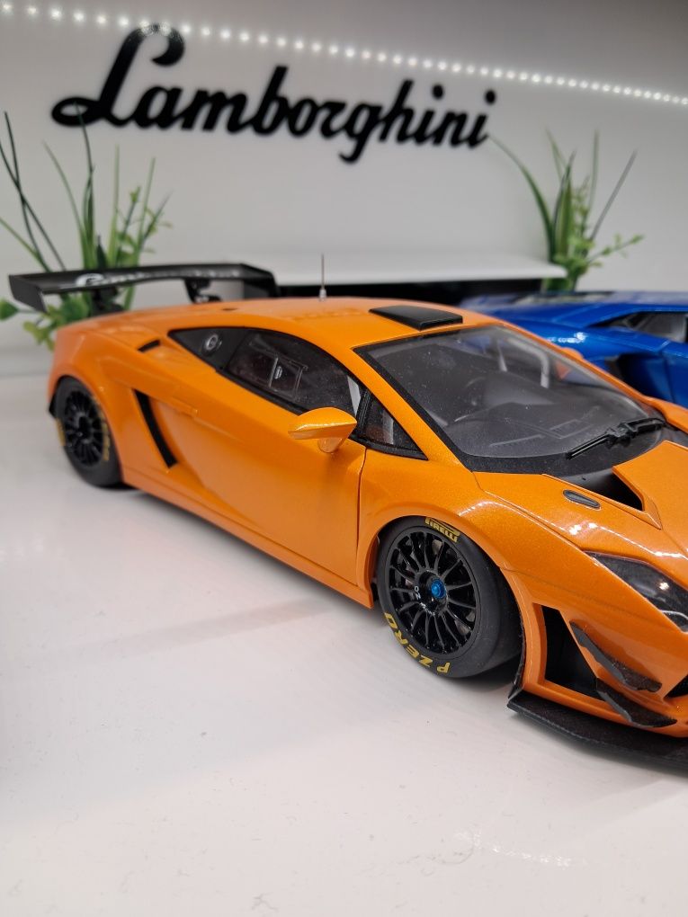 AutoArt Lamborghini Gallardo GT3 FL2 2013(Metallic Orange)