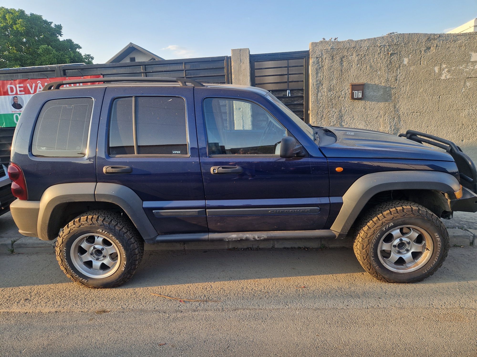 Jeep Cherokee KJ an fabricație 2006