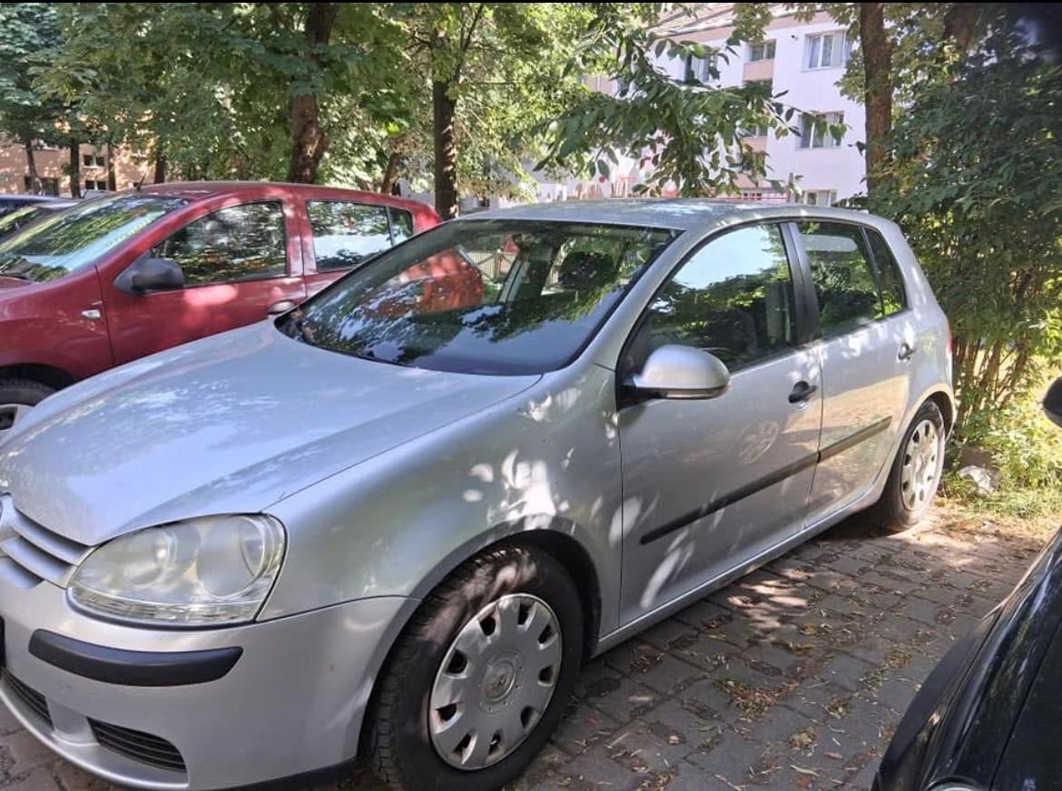 VW golf 5 automat 1.6 benzina -2004 luna 09