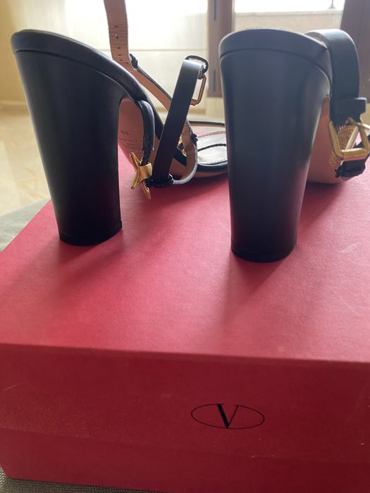 Сандали Valentino