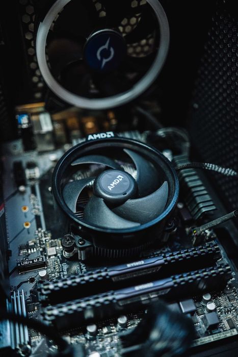 Vand Unitate de gaming sau pentru prelucrare foto/video