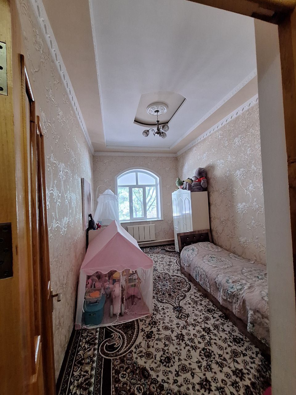 Сергели 5 бекат якинида Дом 6 ком аренда