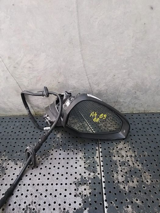 Oglinda electrica dreapta audi a4 b9 8w pentru piese 8w185740