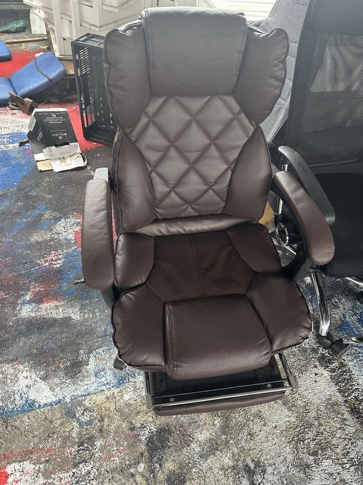 Scaune gaming și birou confortabile din piele și material textil
