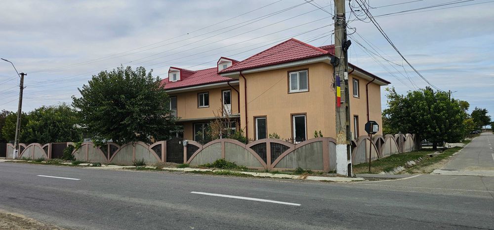 casa ,intra si traeste