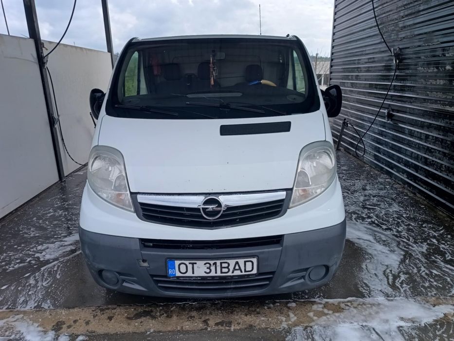 Vand Opel Vivaro Autoutilitară