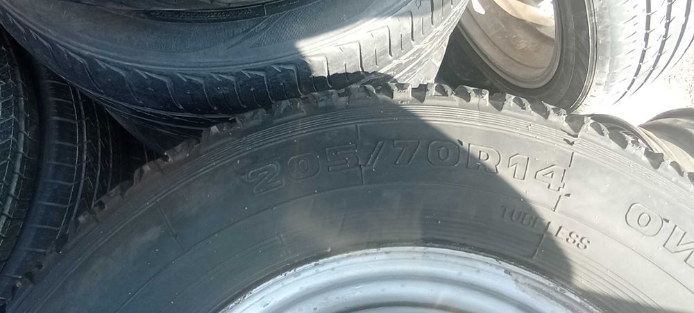 Балон шина R14 205/70/R14 Rossava