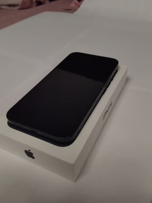 Vand iphone 13 urgent