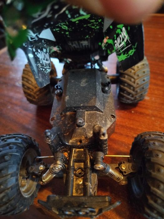 Количка с дистанционно която свети