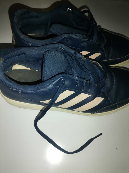 Дамски маратонки Адидас номер 39