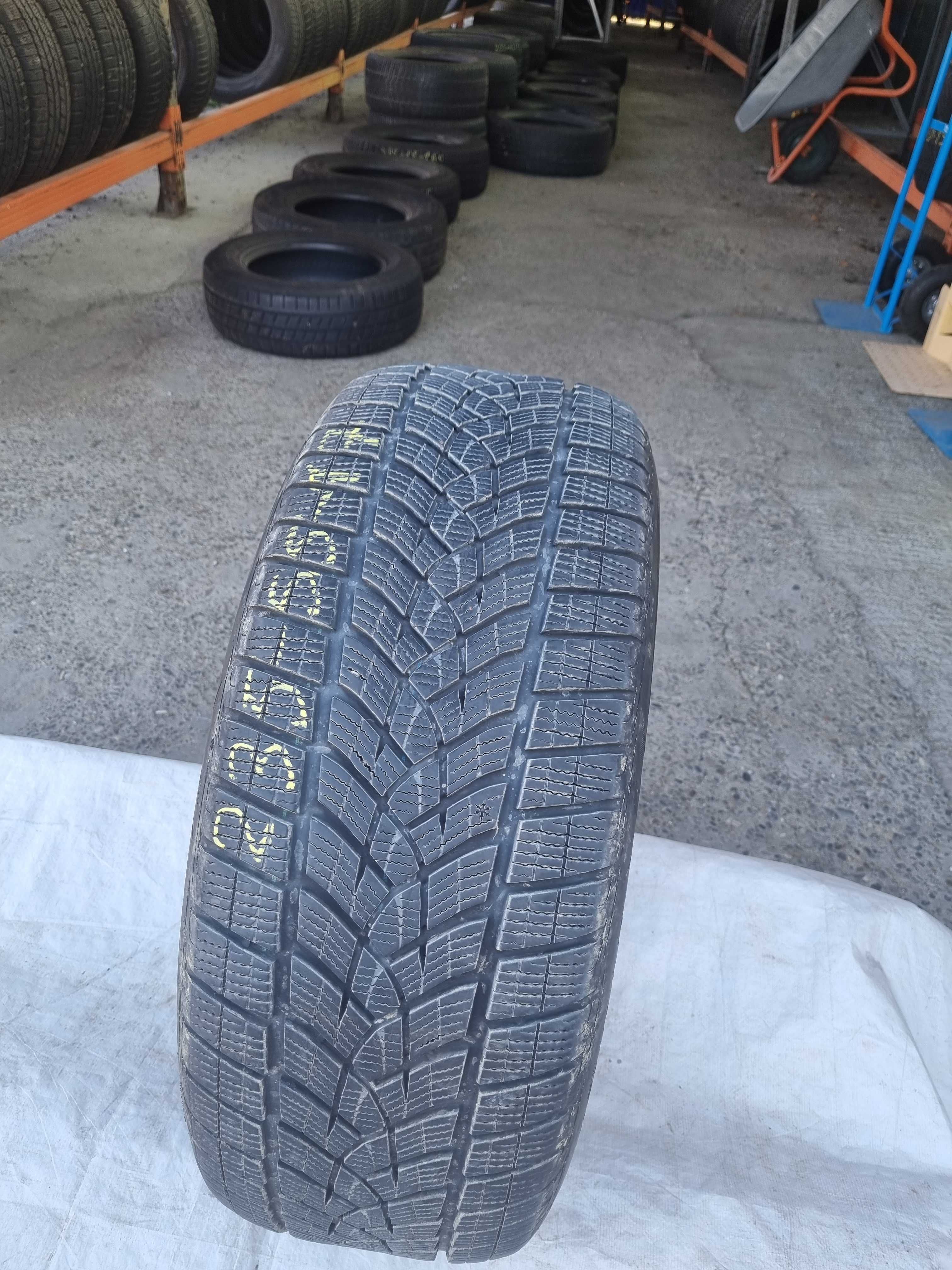 Anvelopa 235 55 17 GoodYear UltraGrip Performance Iarna 1 Bucata