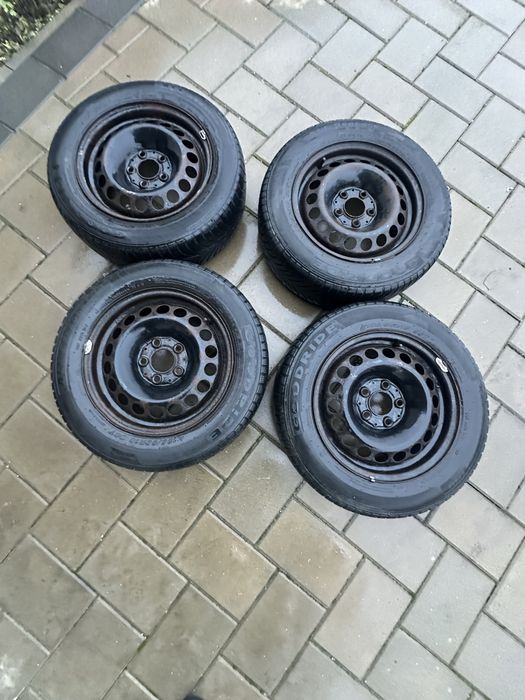 Vând set 4 roți complete – jante + cauciucuri 5x112 R15 - 125 lei/buc