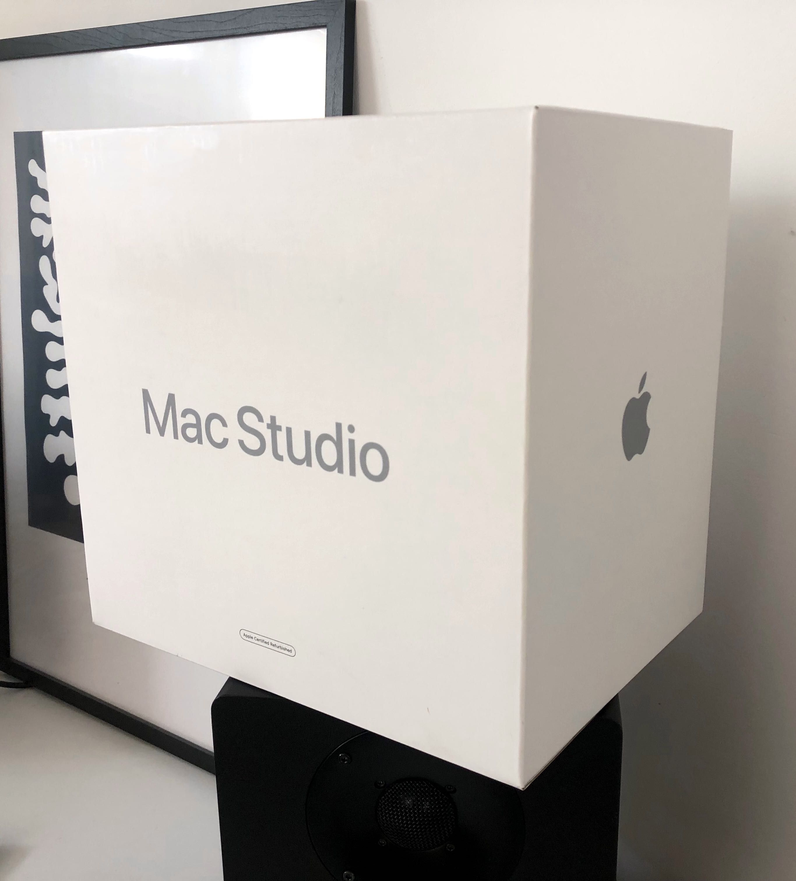 Продавам Mac Studio M1 Max - отличен!