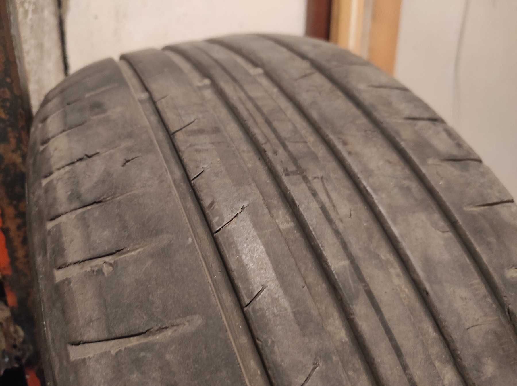 1 бр лятна гума 205/55/16 Dunlop Sport BluResponse DOT декември 2019.
