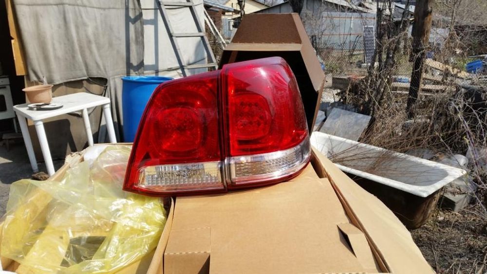 Оригинальные как новые продам комплект