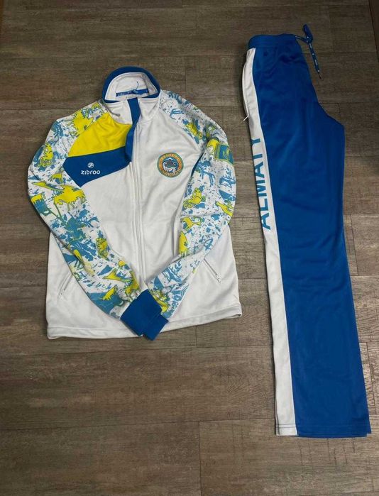 Спортивный костюм