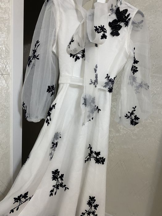 Женская платья.В хорошем,состоянии.