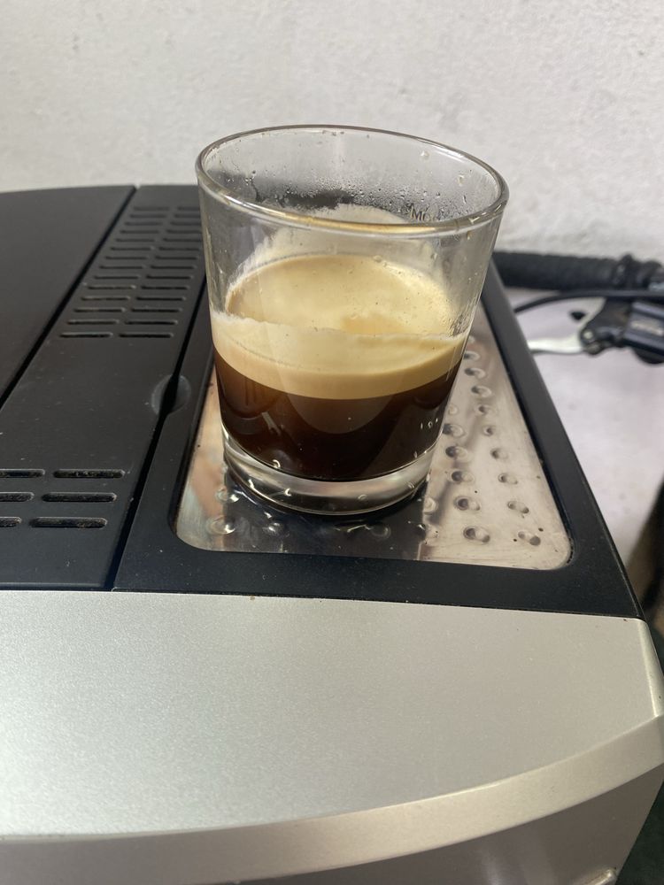 Каферобот Delonghi