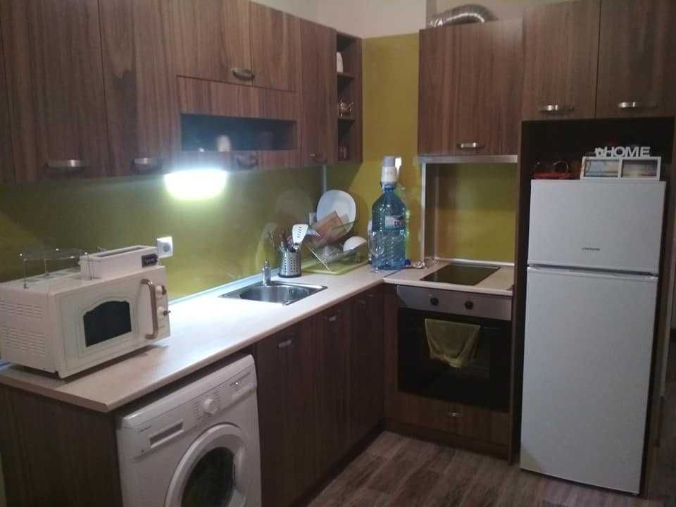 Тристаен апартамент в Полигона