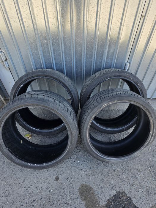 Комплект разноширокой резины.