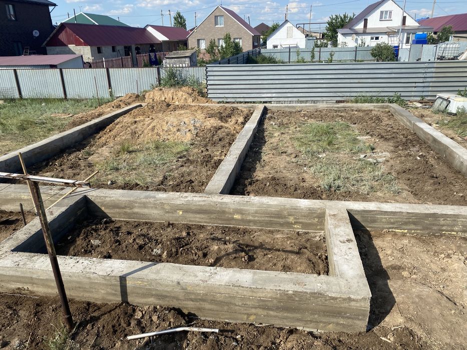 Земельный участок с фундаментои