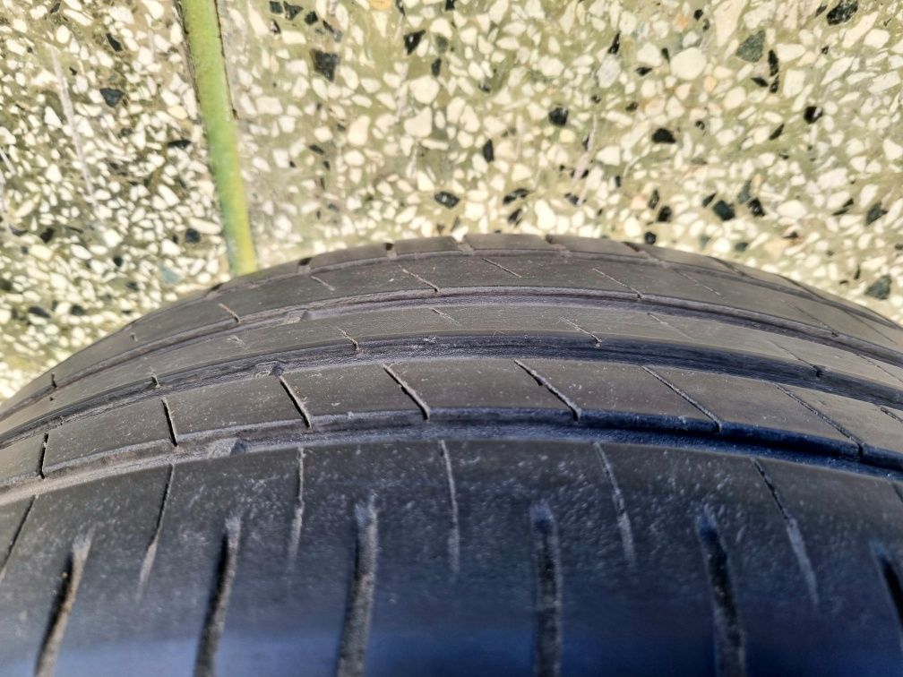 Vând anvelope vară marca GOODYEAR 215 55 r16 97W Extra Load