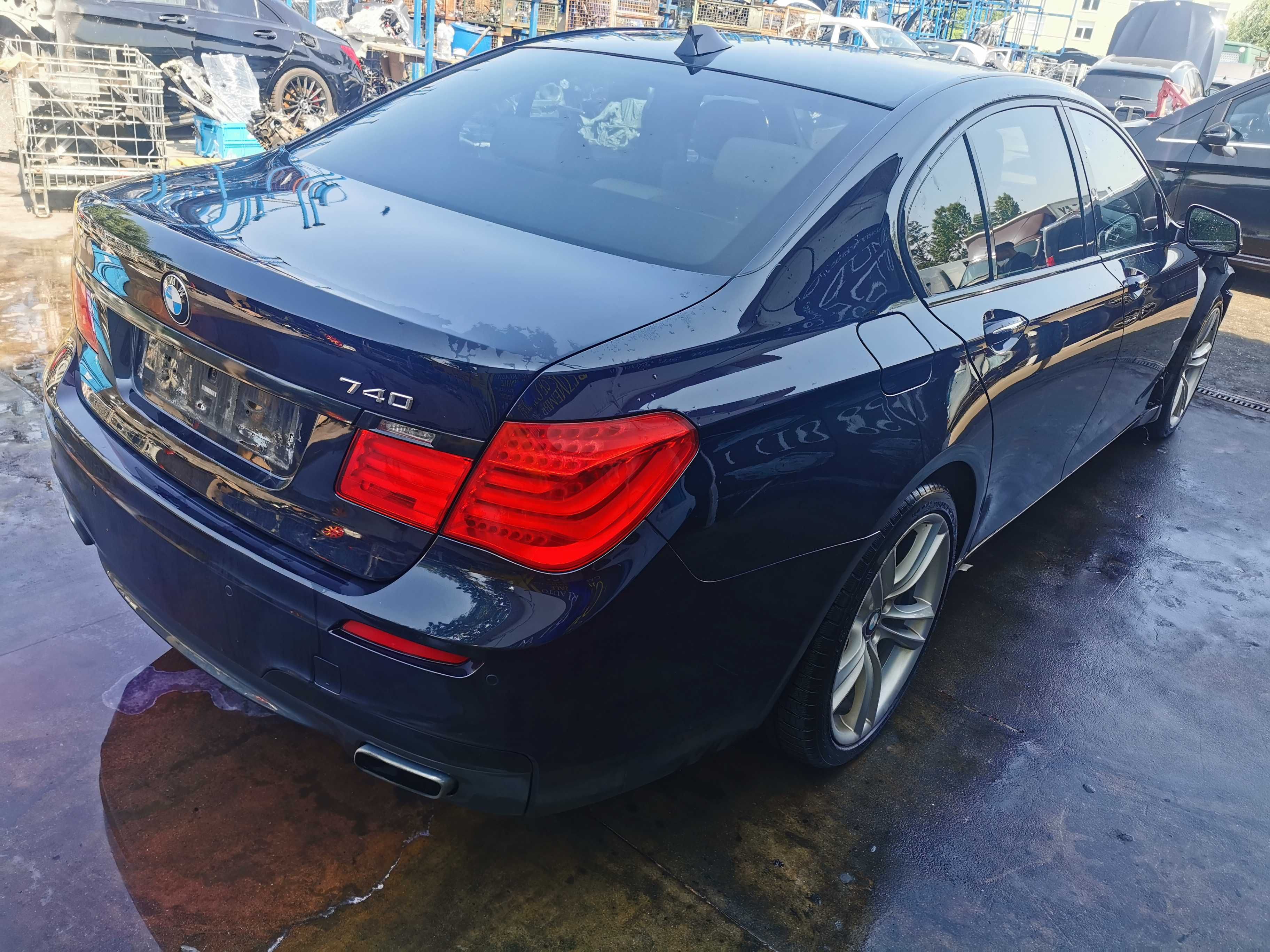 Dezmembrez bmw 730D n57d30b/bmw f01 m-pachet/bara fata/far/