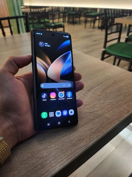 Vand samsung z fold 4