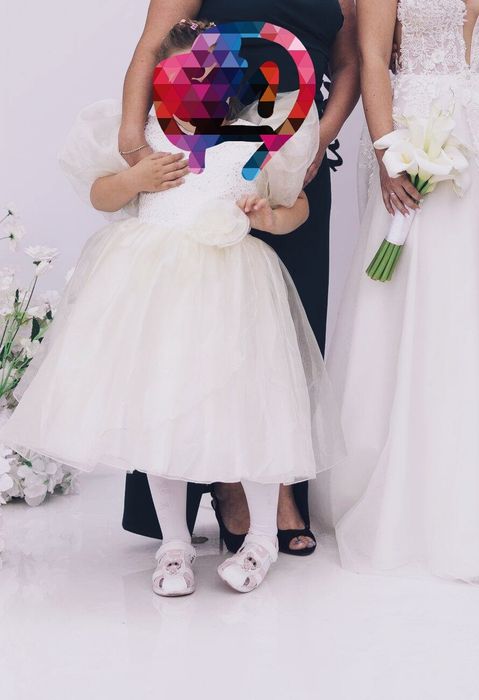 Продам платье на девочку рост , Белое платье новое, одевала один раз.