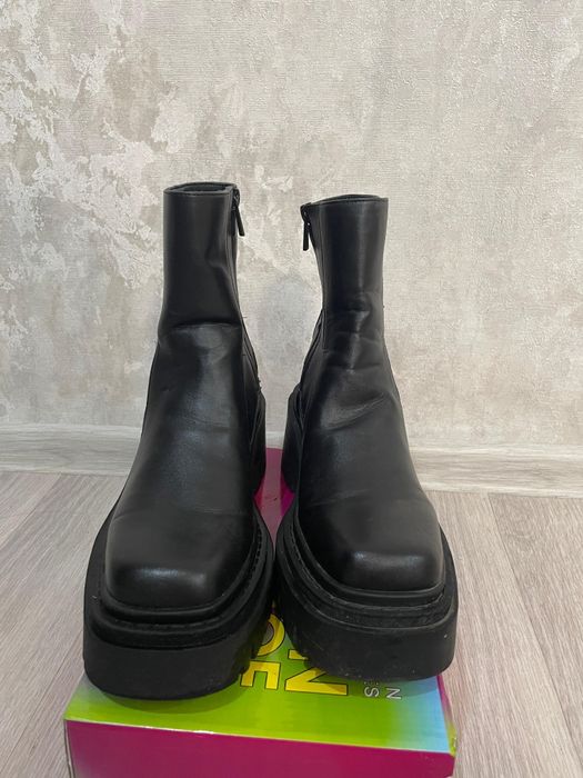 Продам женские ботинки Zara, 10 000  тг
