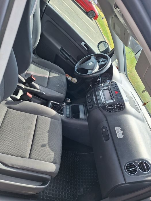 Vînd Golf5 plus 1,6 benzină