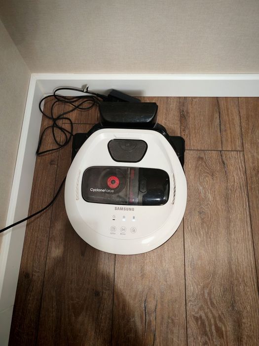 Продам робот пылесос