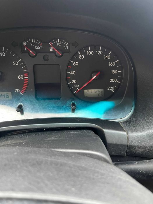 Vând Golf 4 in 16 valve