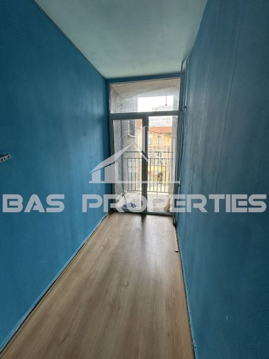 Дава се под наем Тристаен апартамент в София, Център - 83 кв.м за 700 € - Снимка #10