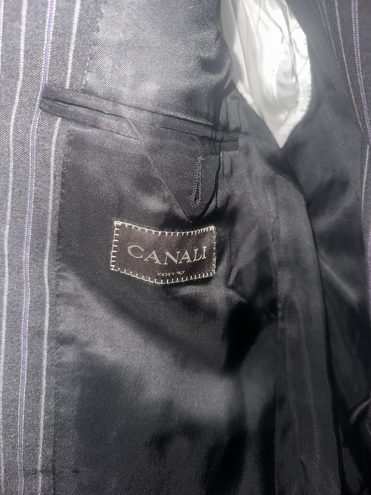 Canali Pinstripe Single-Breasted Suit – Чисто нов, не е носен