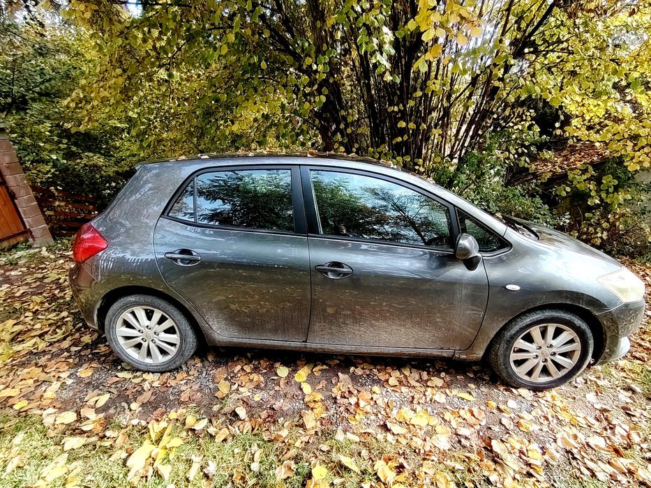 Vând Toyota Auris