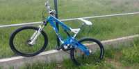 Bicicleta GIANT Full suspens