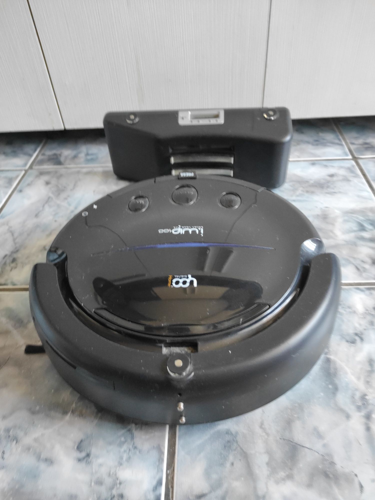Robot de curățenie în stare perfectă de funcționare