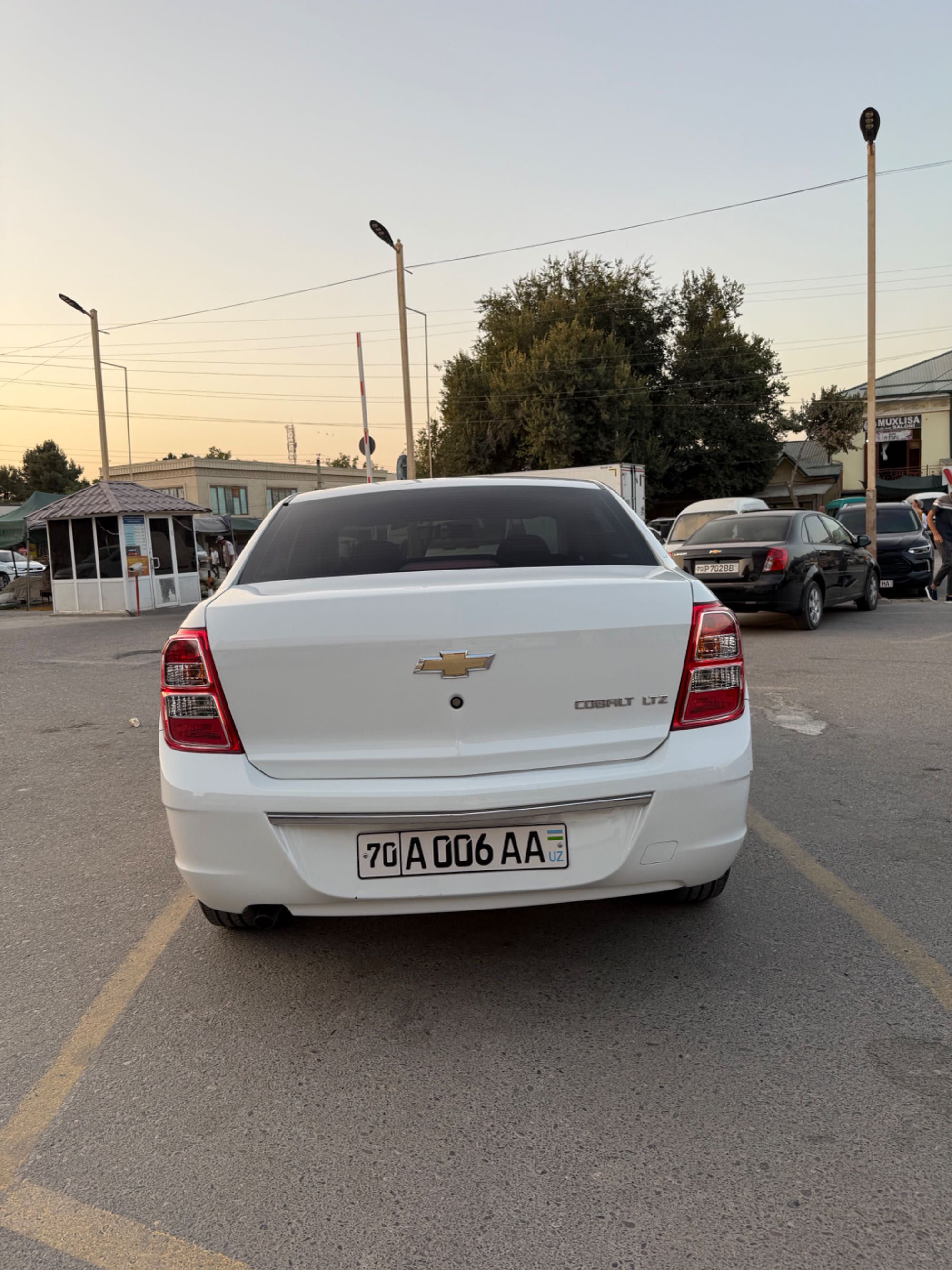 Ung tomon karnizga kraska bor